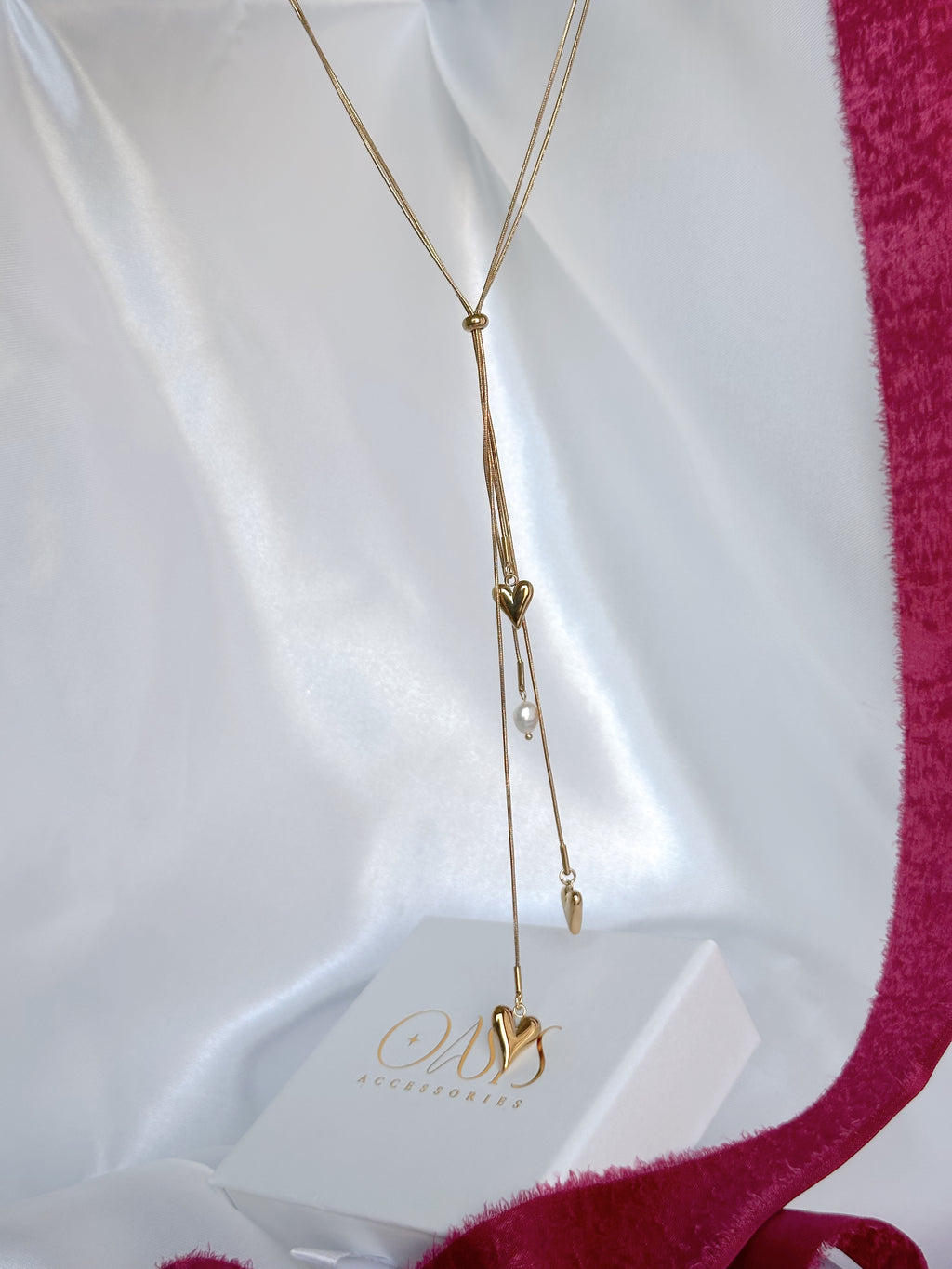 Amor Necklace