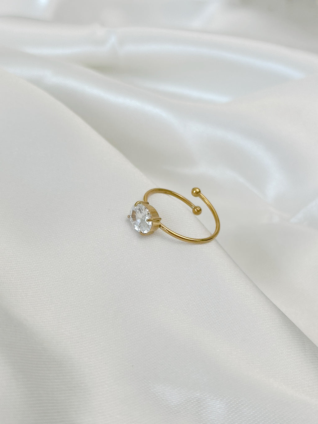 Adela Ring