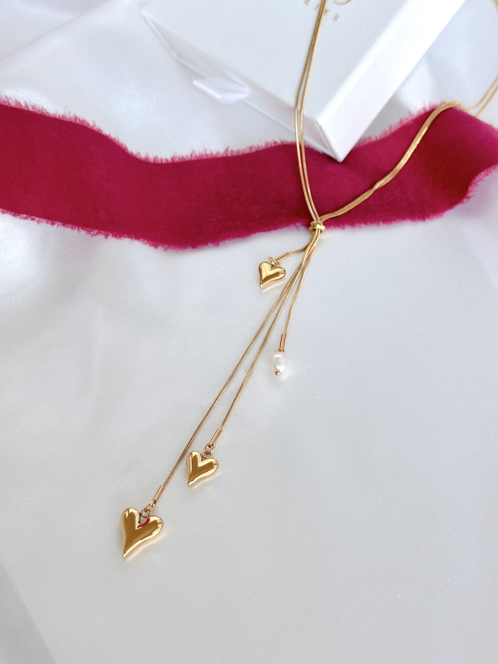 Amor Necklace