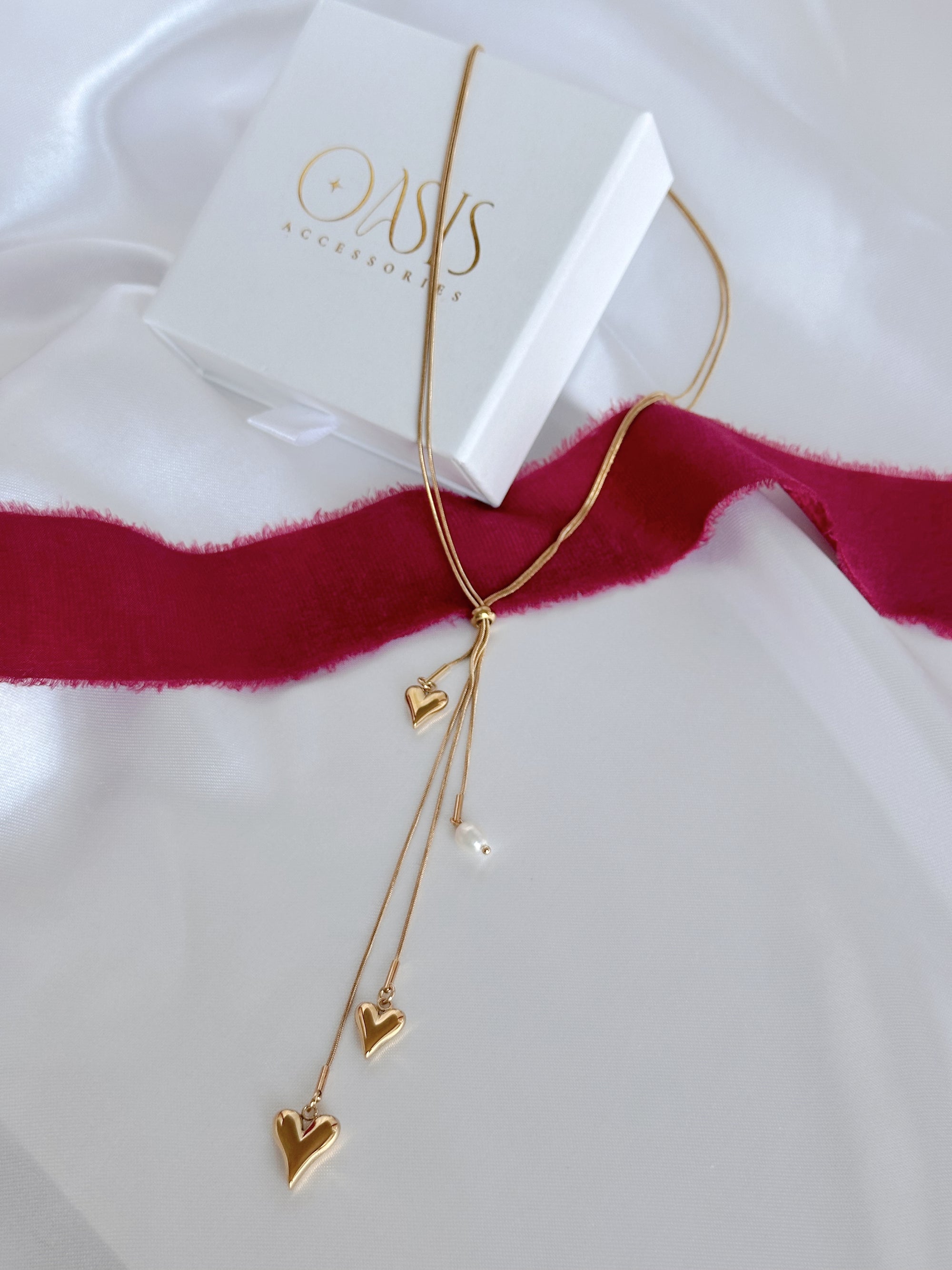 Amor Necklace