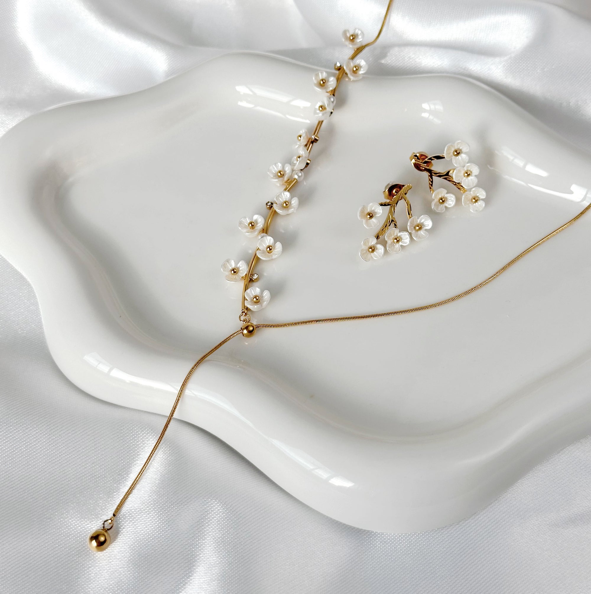 Prim Flora Earrings