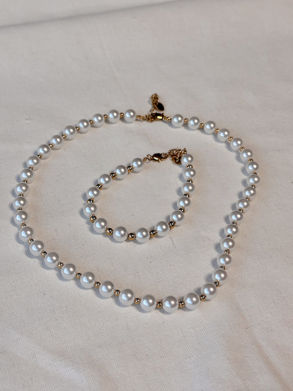 Classic Pearls Necklace