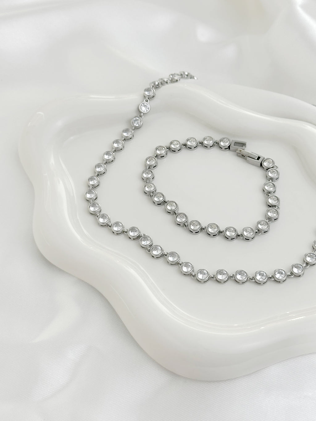 Obelia Necklace