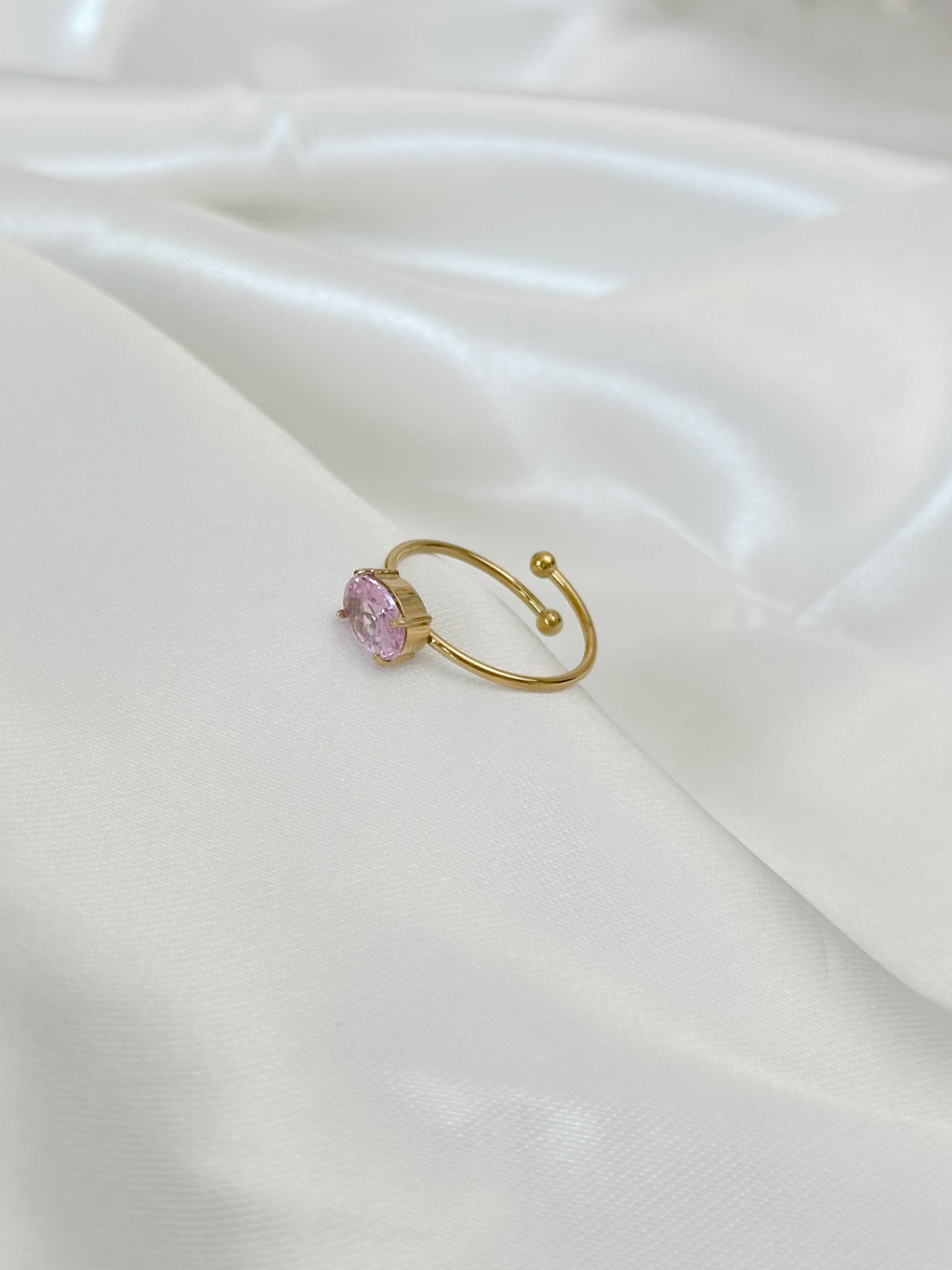 Adela Ring