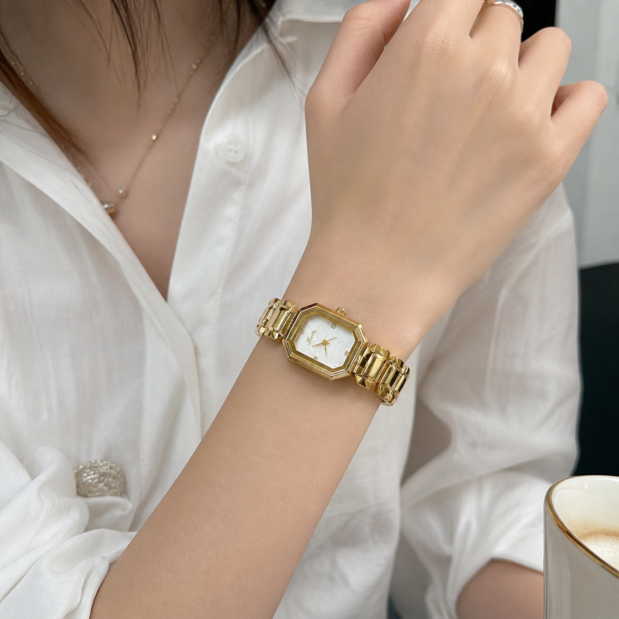 Renatta Watch - Gold