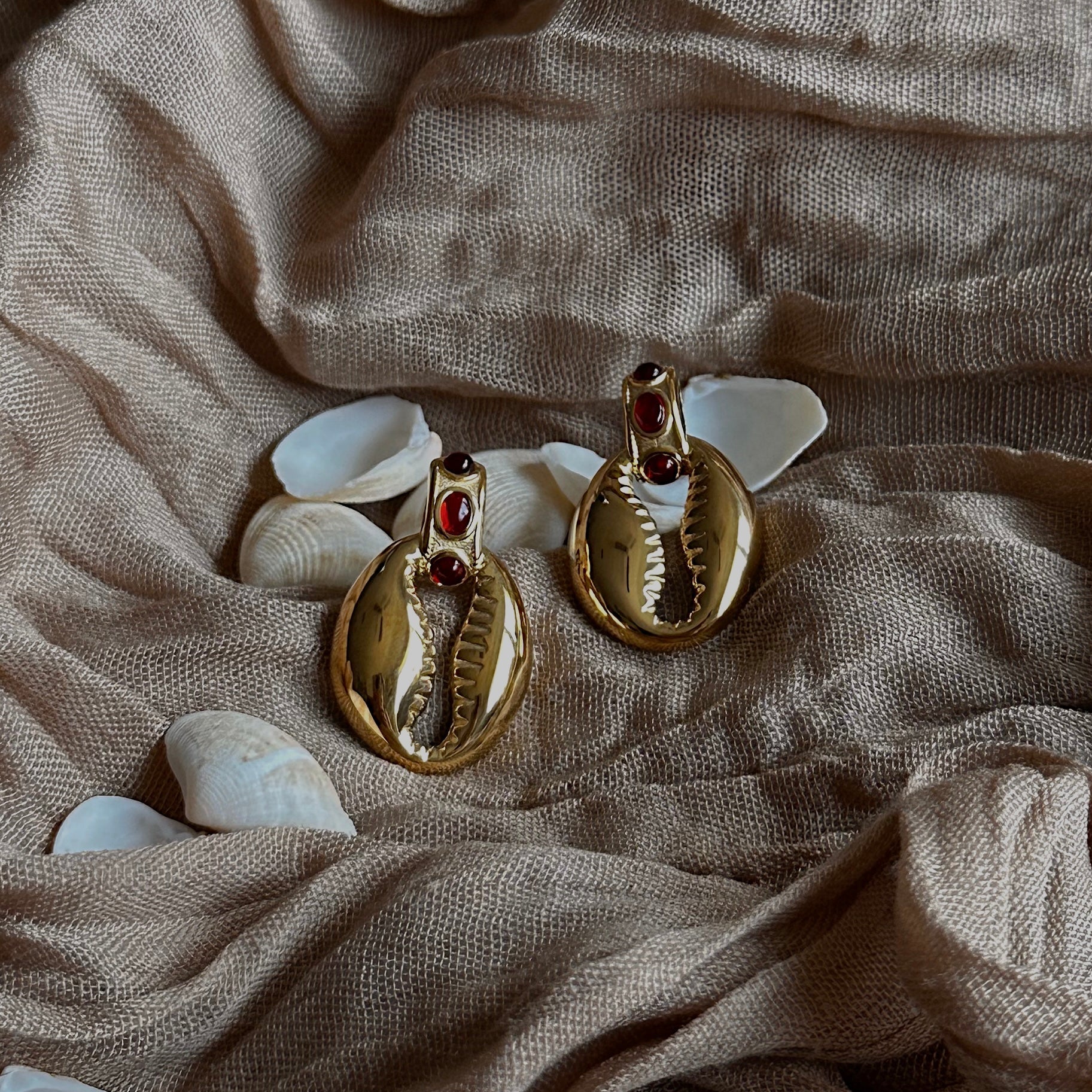 Shell Stud