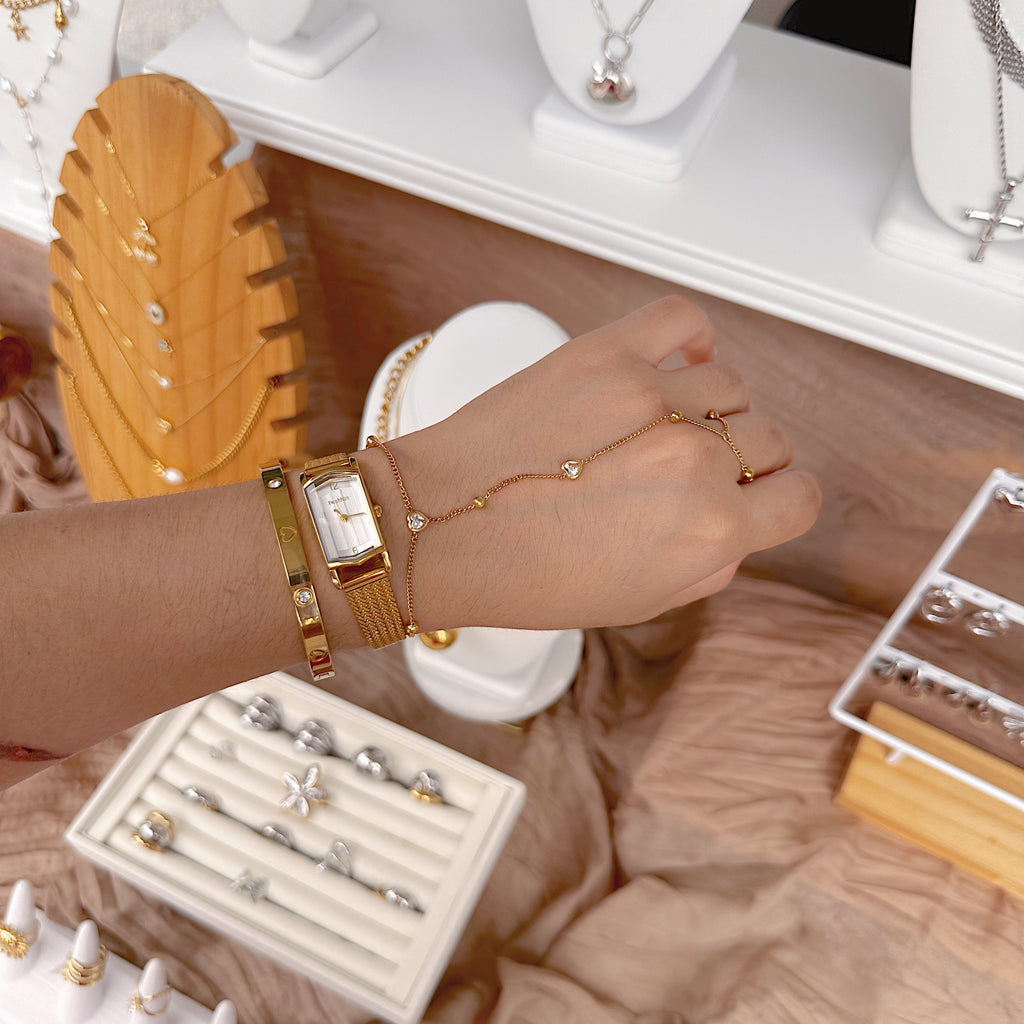 Hera Hand Chain